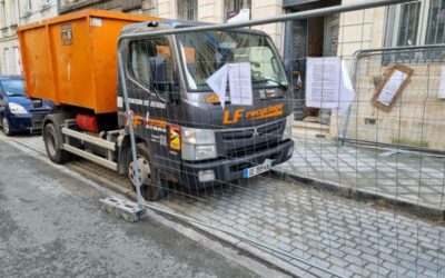 Location de benne pour évacuer des déchets de chantier avec chargement immédiat dans le centre ville de Bordeaux en Gironde