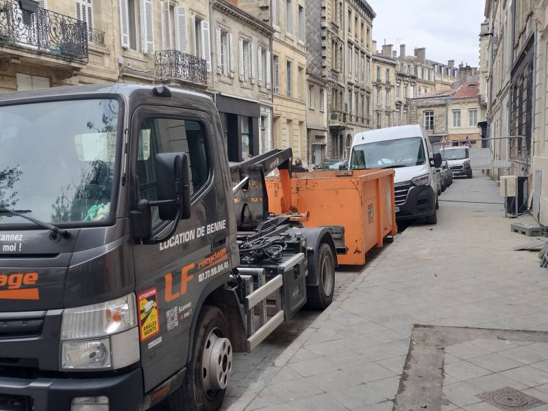Location de benne avec chargement immédiat pour évacuer les déchets de chantiers à BORDEAUX en Gironde